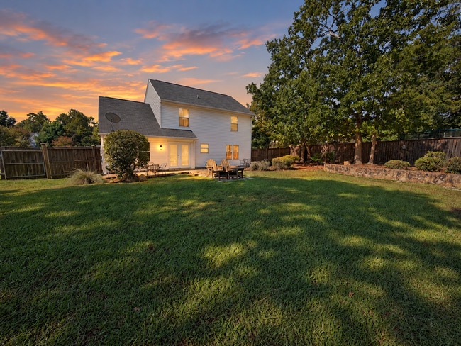 132 Misty Glen Cir