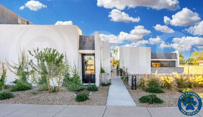 Building Photo - 719 W Missouri Ave