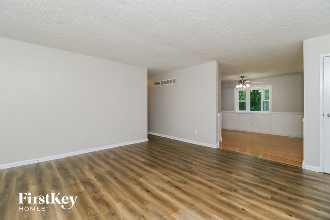 Photo - 2705 Peachwood Trail