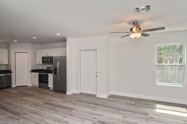 Photo - 4 bedroom home!