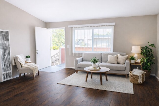 Building Photo - 789 W 18th St Unit A