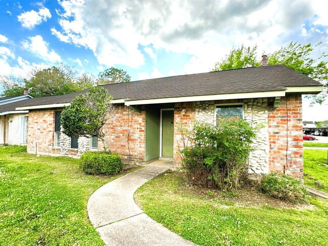 Building Photo - 6939 Chasewood Dr Rental