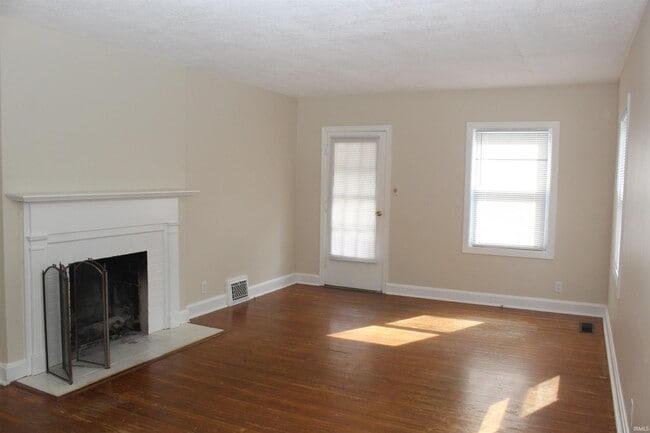 Photo - 2100 E Gum St