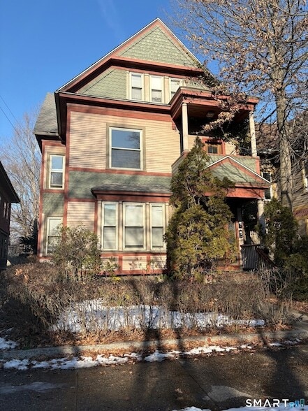 Building Photo - 787 Elm St