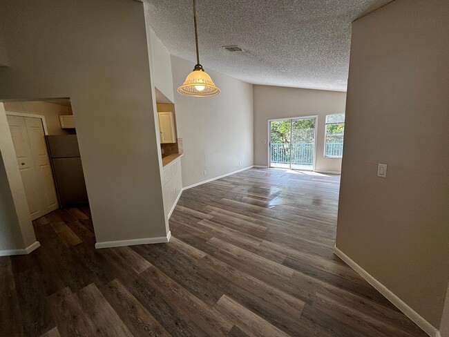 living1 - 2560 Woodgate Blvd Unit #207