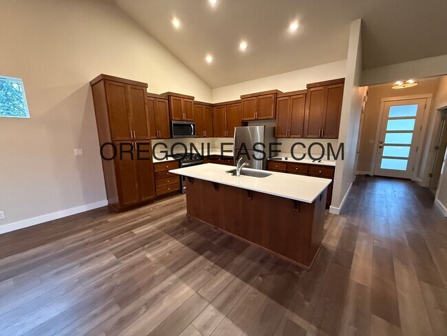 Photo - 4 bedroom 2 bath 1650 sqft Springfield home