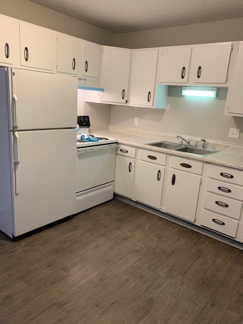 Kitchen - Rand Sylvia