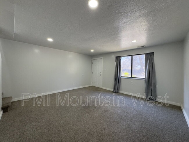 Photo - 1520 Merlin Dr