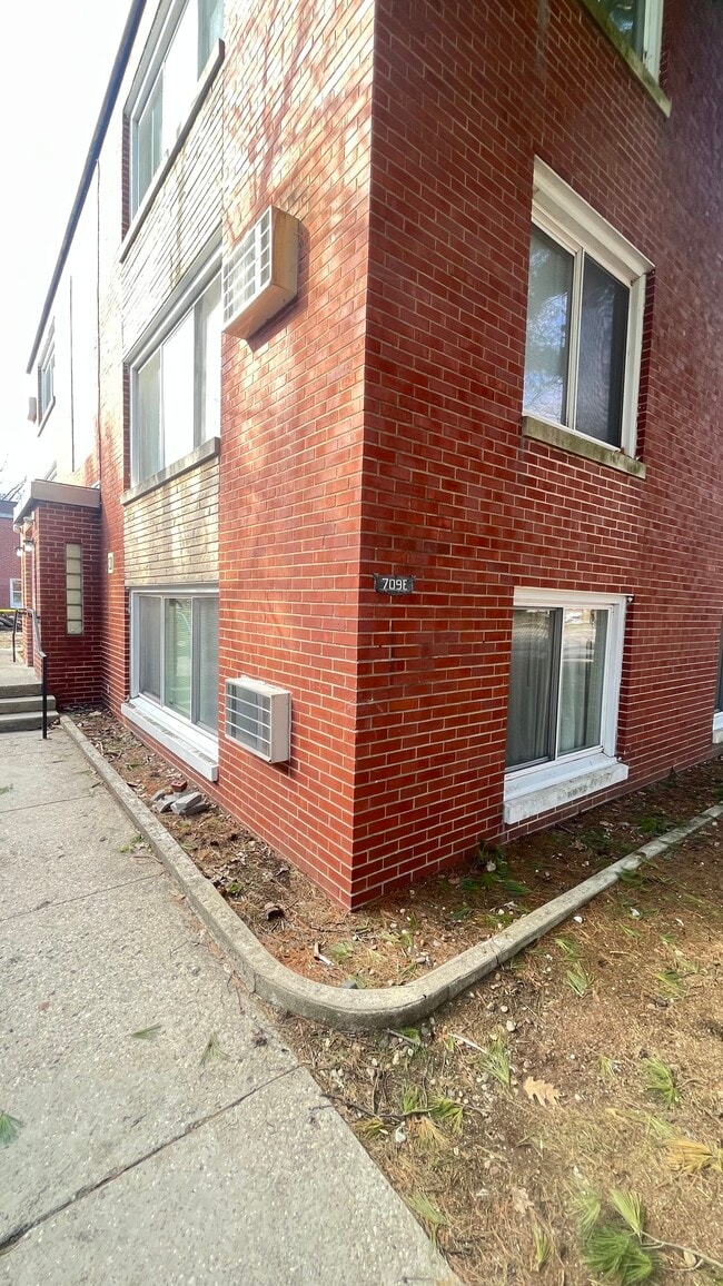 Main Building - 709 W Church St Unit 11