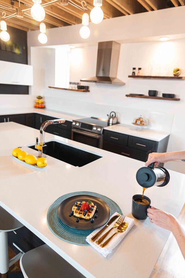 Photo - 2008 A Ave Unit B