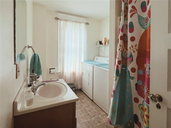 Photo - 7 Country Club Dr