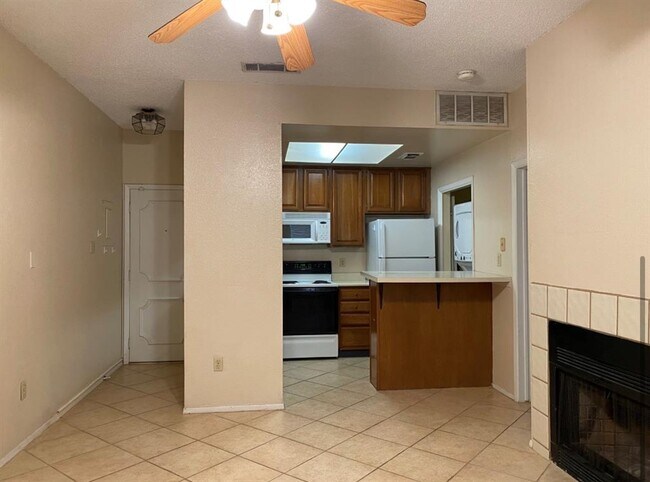 Photo - 806 W 24th St Unit 119