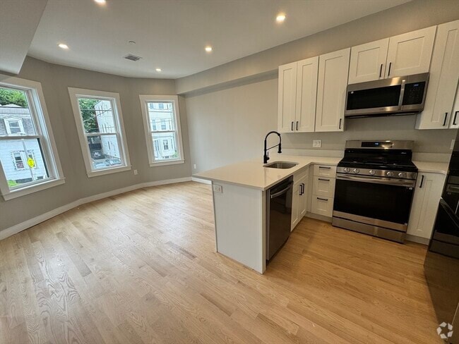 Building Photo - 272 E Cottage St Unit 3 Rental