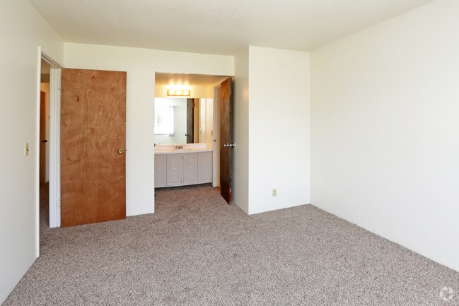 3HAB, 2BA - 1,350 ft² - Habitación