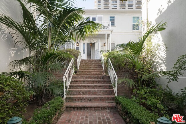 Photo - 407 Shirley Pl Unit 3/4