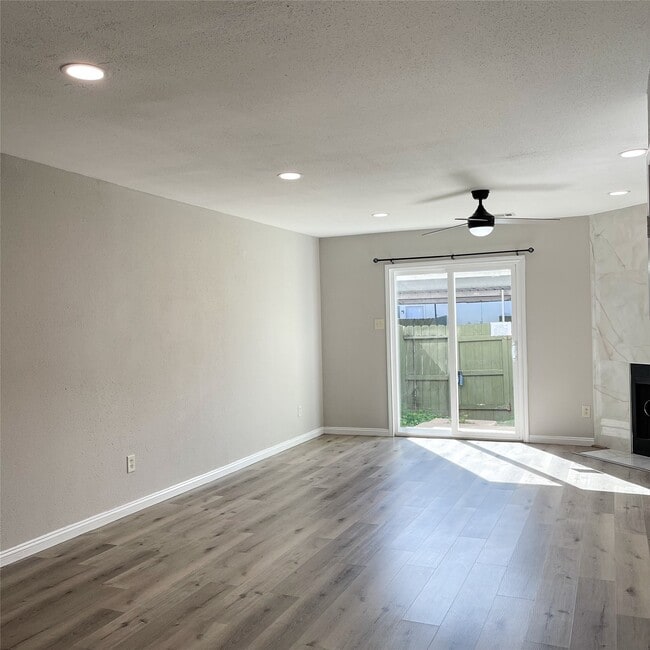 Photo - 8718 Victorian Village Dr Unidad 8718