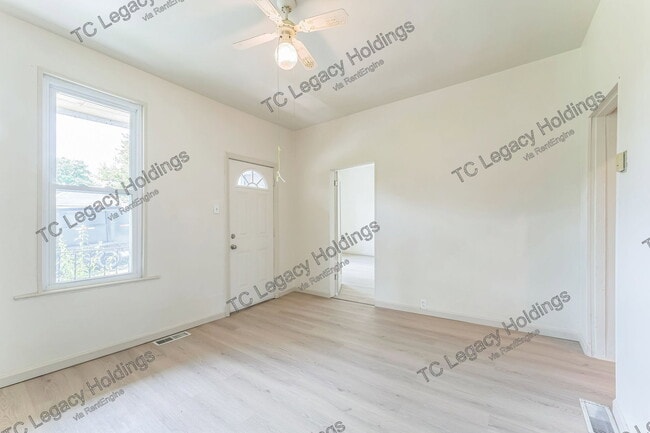 Photo - 907 Floral Ave