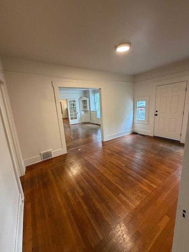 Photo - (844) NW 15th St. - 3 Bedroom / 1 Bathroom w/ Two Large Bonus Rooms Unit 1