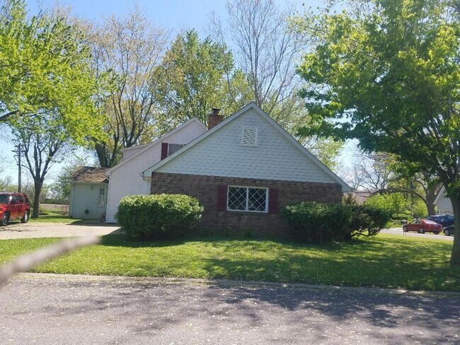 Photo - 302 Salem St