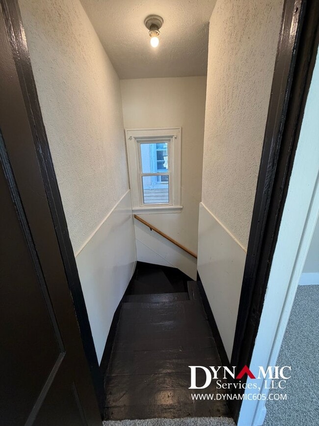 Photo - 713-715 W 16th St