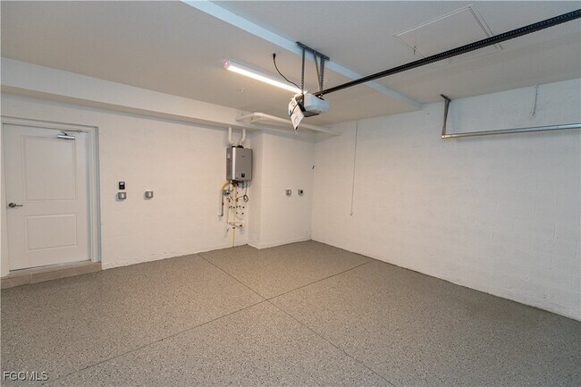 Building Photo - 16524 Kingwood Ln Unit 3112 Rental