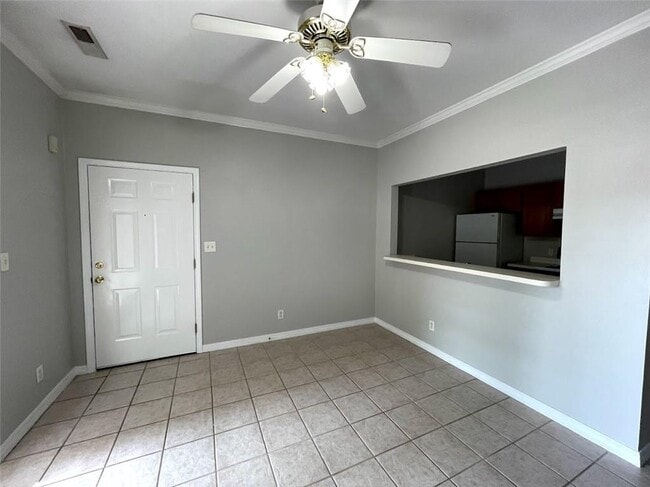 Photo - 110 N School Ave