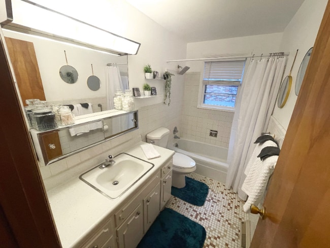 Photo - 2417 Quail Dr Unit A