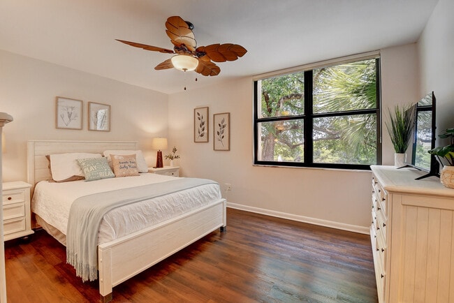 Photo - 950 Lavers Cir Unit F307