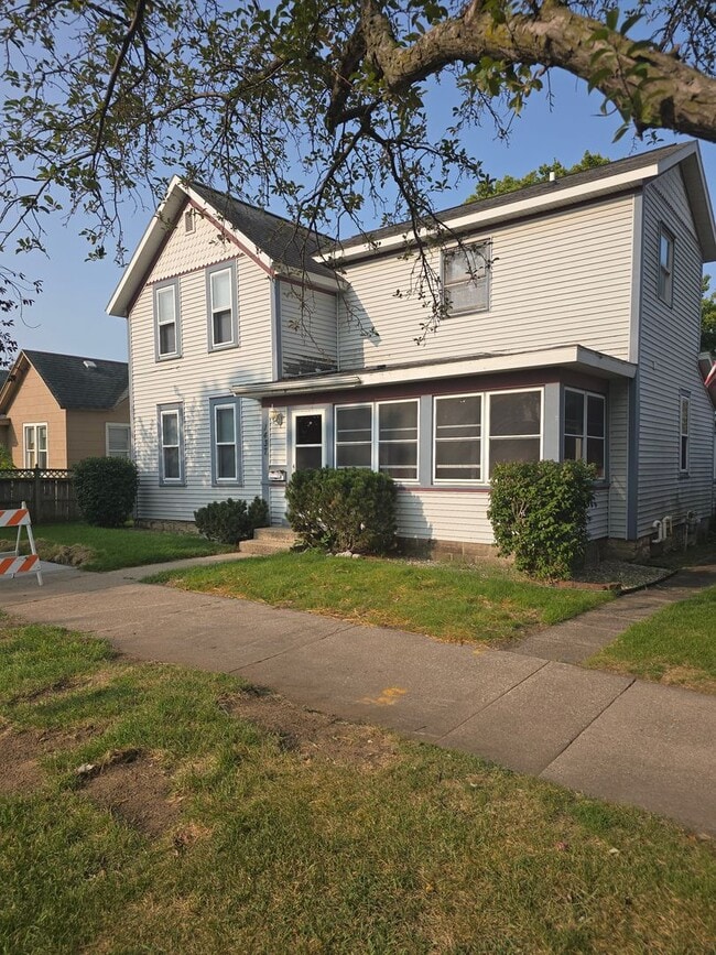 Photo - Beautiful 4 bed / 2 bath with garage and fenced yard on north side!