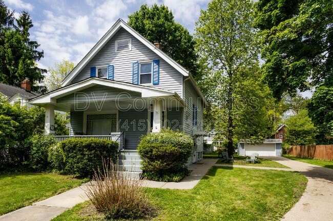 Photo - 1584 Maple Rd
