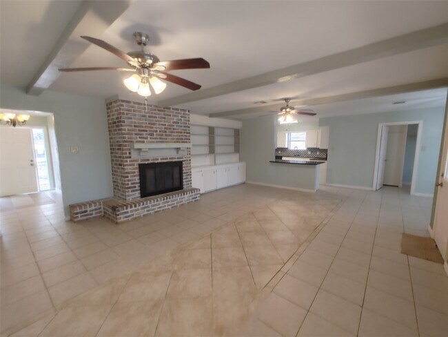 Photo - 633 Mosswood Dr