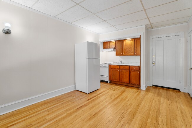 Photo - 1440 W Howard St Unidad Apt. 8