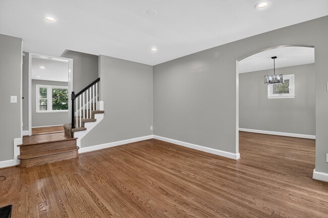 Photo - 9315 Linden Ave