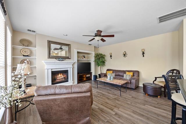 Photo - 548 Hawken Dr