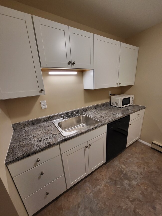 Photo - 6175 - 6185 Hocker Dr