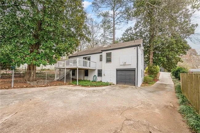 Photo - 4300 Rickenbacker Way NE