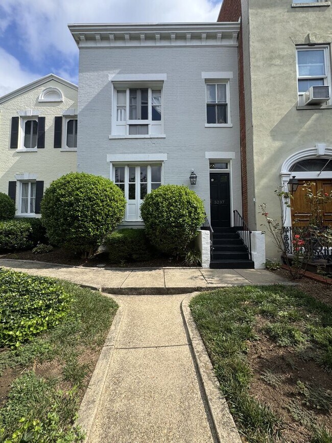 Centrally Located 1BR/1BA in Georgetown - Centrally Located 1BR/1BA in Georgetown Condo Unit 14
