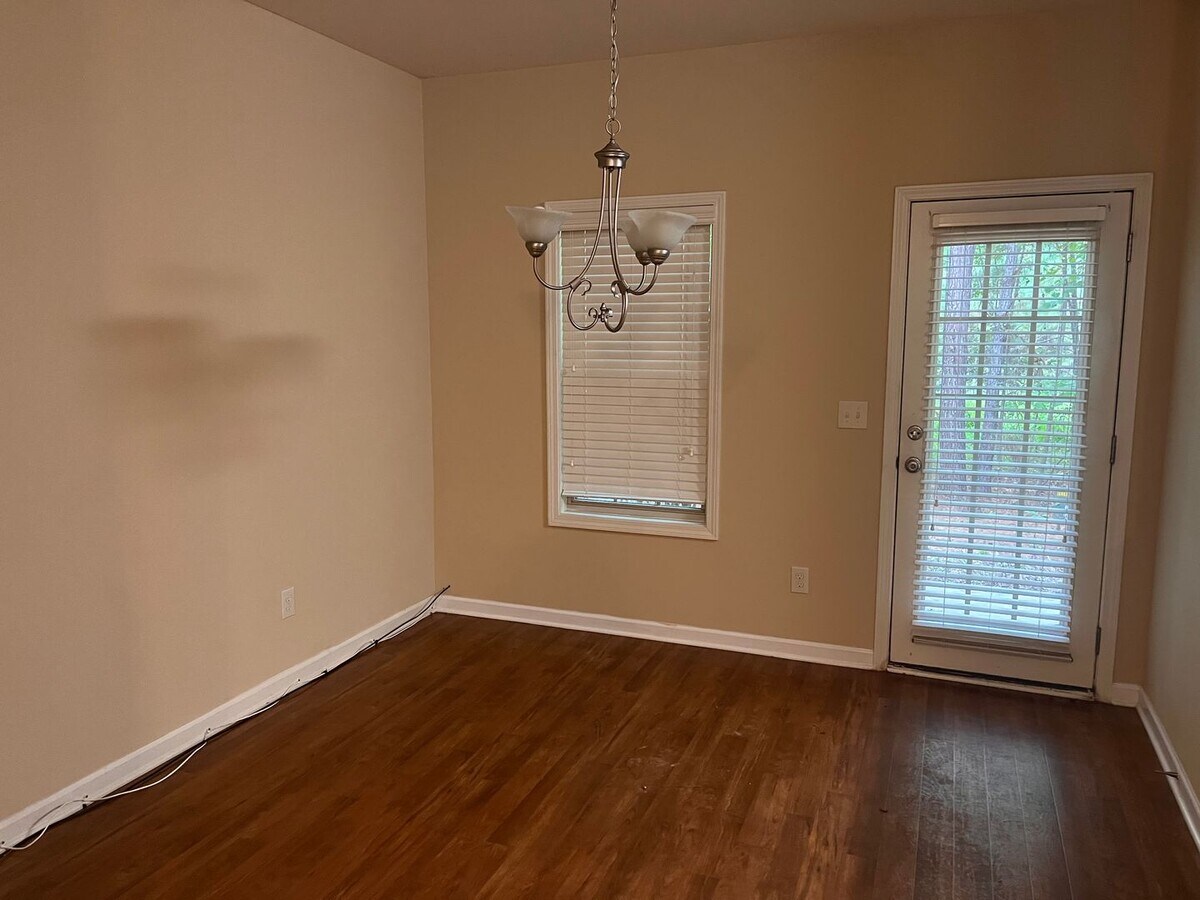 Photo - Lovely Townhouse