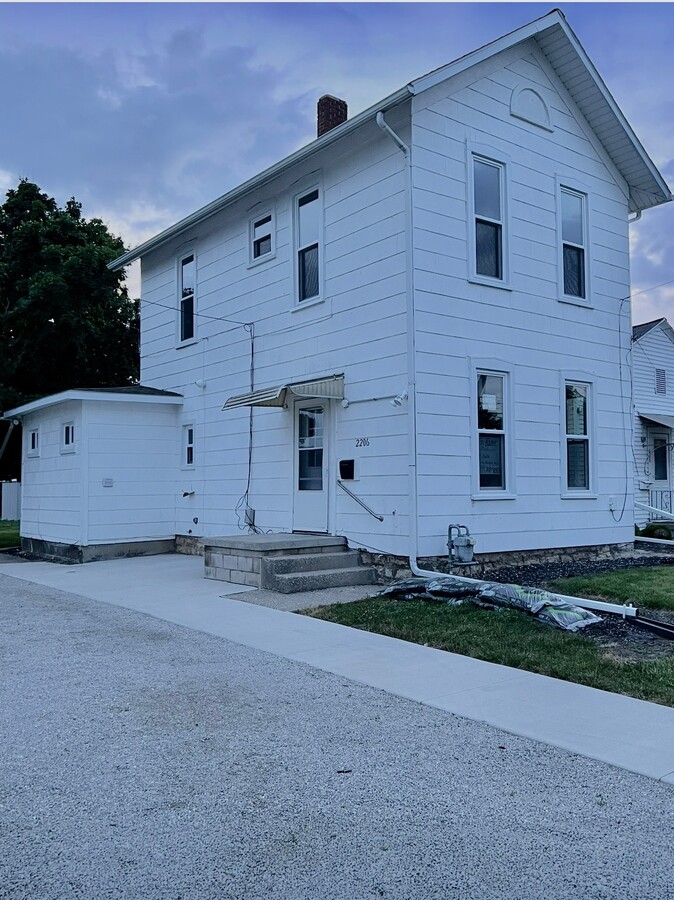 Photo - 2206 Lake St