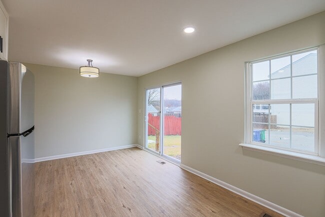 Photo - 758 Custis St