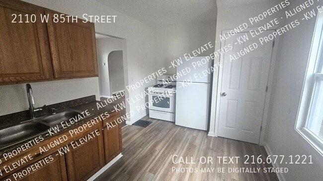 Photo - 2110 W 85th St