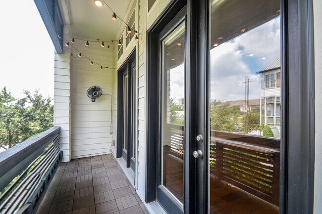 Photo - 2960 Rusk St