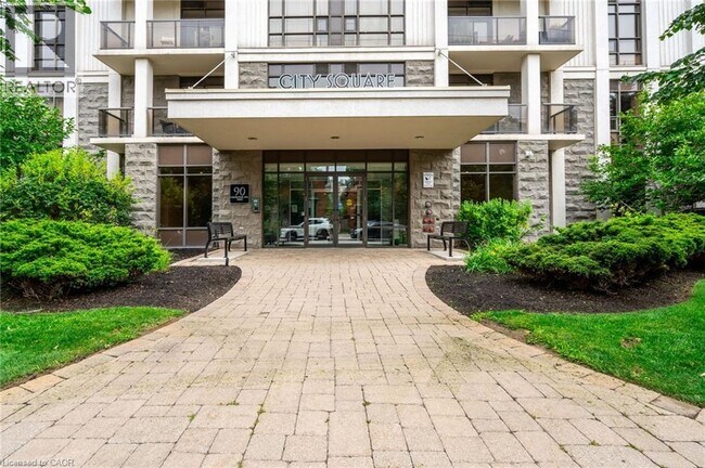 Photo - 90 Charlton Ave W Unit 308