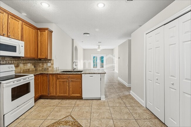 10318 Goldenbrook Way