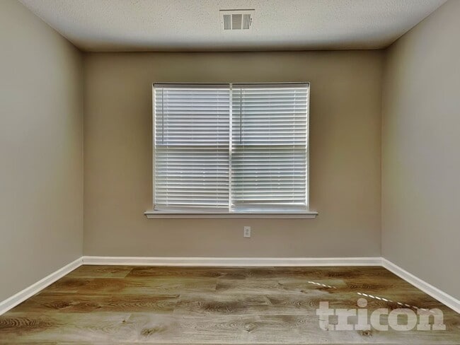 Photo - 30 Kendall Ln