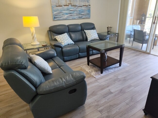 Building Photo - 1875 Florida Club Dr