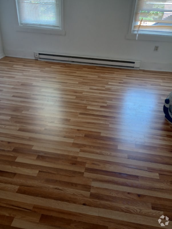 Building Photo - 31xx W Euclid Ave Rental
