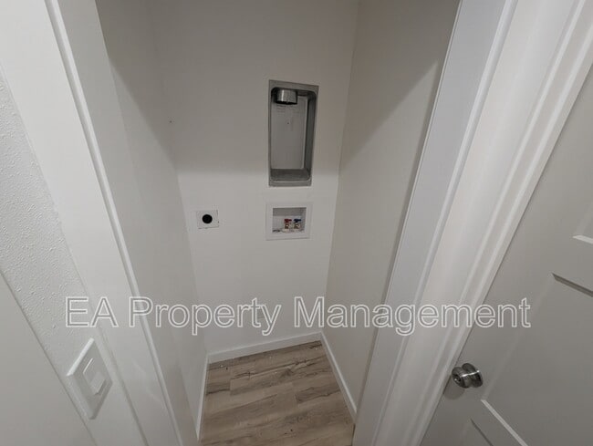 Photo - 443 Trumbull Ave SE