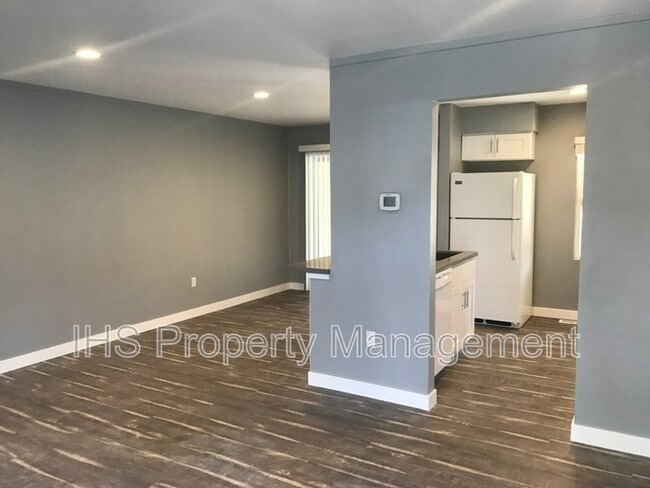 Photo - 302 Bernard Ave