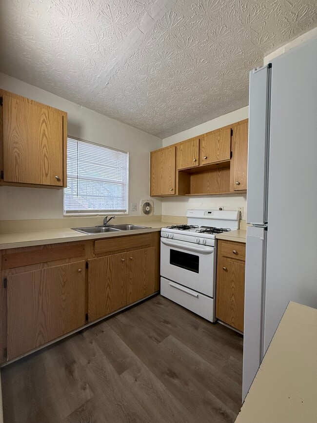 Photo - 905 E Thomas St